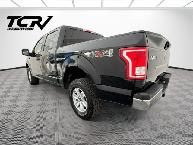 2016 Ford F-150 XLT SuperCrew Image 5