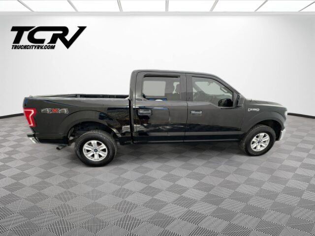 2016 Ford F-150 XLT SuperCrew Image 8
