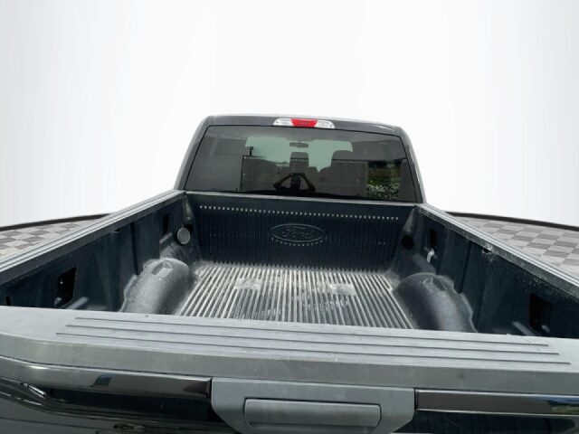 2016 Ford F-150 XLT SuperCrew Image 24