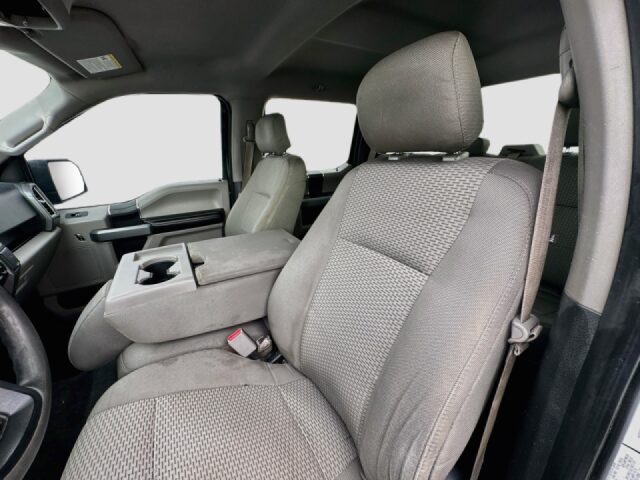 2016 Ford F-150 XLT SuperCrew Image 11