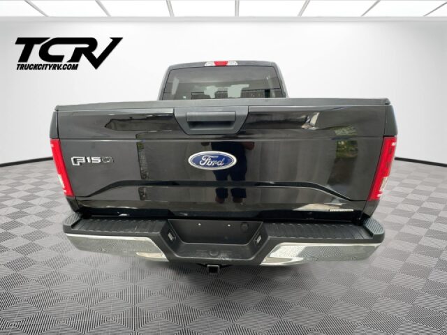2016 Ford F-150 XLT SuperCrew Image 6