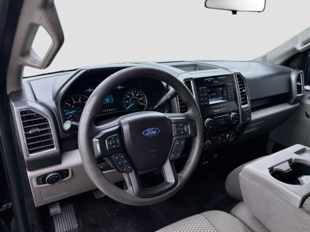2016 Ford F-150 XLT SuperCrew Image 9