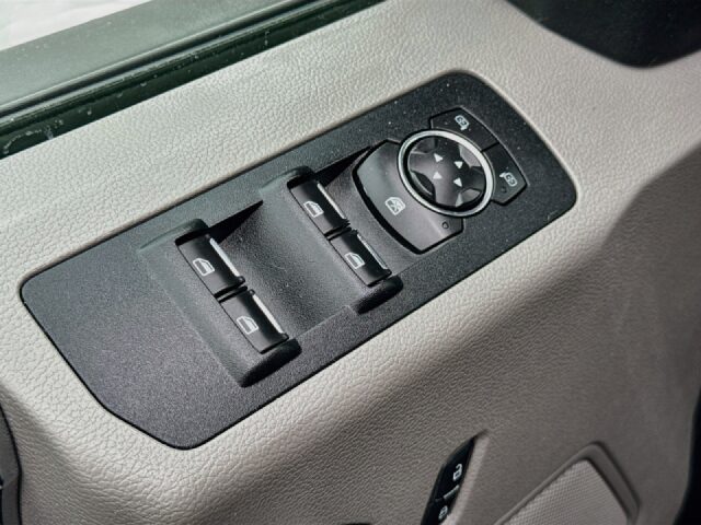 2016 Ford F-150 XLT SuperCrew Image 18