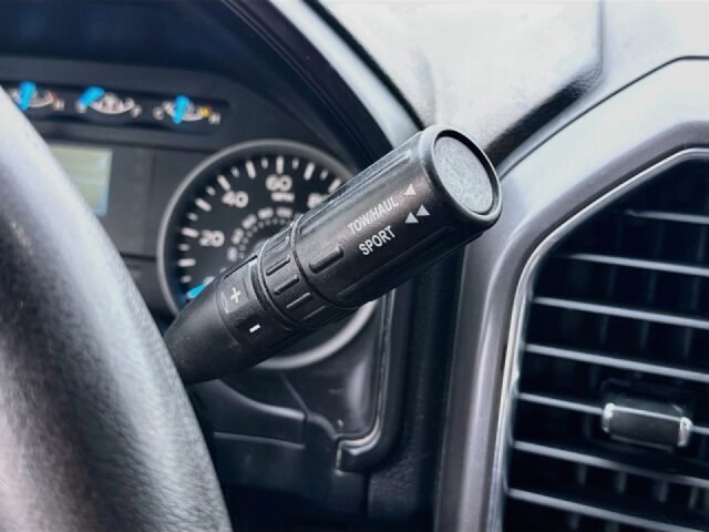2016 Ford F-150 XLT SuperCrew Image 17