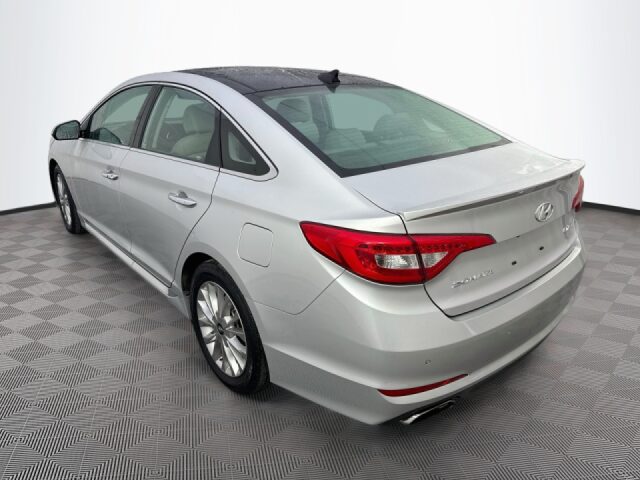 2015 Hyundai SONATA Limited Lower Image 3