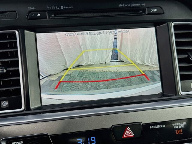 2015 Hyundai SONATA Limited Image 17