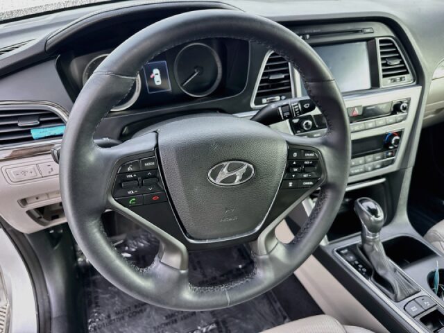 2015 Hyundai SONATA Limited Image 12