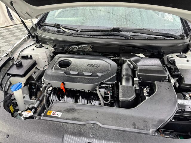 2015 Hyundai SONATA Limited Image 32