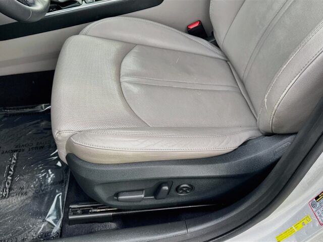 2015 Hyundai SONATA Limited Image 22
