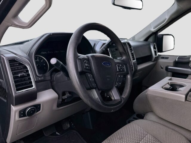 2015 Ford F-150 XLT SuperCrew V8 5.0 lifted Image 9